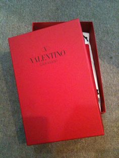 red by valentino shoe box Luxury Trendy Red Box Bag, Luxury Shoe Box Packaging, Luxury Elegant Red Box Bag, Luxury Red Classic Box Bag, High-end Red Box Bag For Shopping, Aquazzura Shoes, Packing Boxes, Warm Red, Valentino Shoes