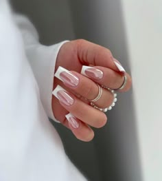 💅 amanda.sudolll 👈 Instagram Wife Nails, White Chrome Nails, Chrome Nails Designs, Wrist Corsages, Tip Nails