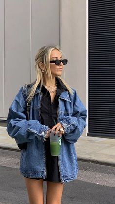 Oversized Jean Jacket Outfit, Jean Jacket Outfits, Diy Vetement, Casual Clothes, Denim Outfit, Matilda