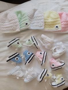 Hand-crocheted converse baby bootees and matching beanie.  Various colours and sizes made to order. Converse En Crochet, Crochet Converse, Converse Baby, Baby Bootees, Clothing Sets, Hand Crochet, Kids Clothing, Outfit Sets, Favorite Outfit