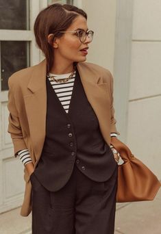 Fall Vest Outfits, Waistcoat Style, Black Waistcoat, Brown Blazer, Fashion Victim, Vest Outfits