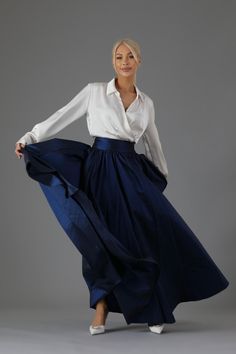 Elegant Formal Pleated Draped Skirt, Elegant Pleated Skirt For Galas, Elegant Evening Pleated Draped Skirt, Elegant Party Maxi Tulle Skirt, Elegant Party Tulle Maxi Skirt, Elegant Long Draped Pleated Skirt, Elegant Full Skirt For Evening, Elegant Silk Maxi Skirt For Wedding, Elegant Midi Skirt For Gala