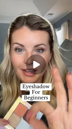 How To Apply Eyeshadow For Beginners, Easy Eyeshadow For Beginners, Sweet Appetizers, Beginner Eyeshadow, Sweet Appetizer, Simple Eyeshadow, Cinnamon Recipes, Makeup Mistakes, House Yard