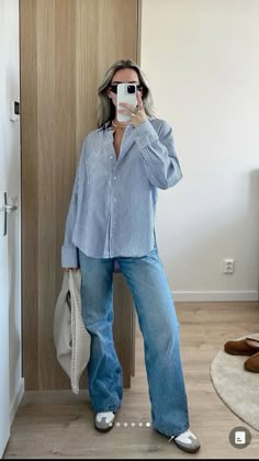 Loafers Outfit Trousers, Fall Outfits Women Casual, Outfits Women Casual, Corporate Baddie Outfits, Top Farm, Corporate Baddie, Professional Clothing, Uni Outfits, Casual Preppy Outfits