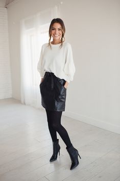 Leather Skirt Outfit, Black Leather Skirt, Stil Boho, Mode Casual, Black Leather Skirts, Outfits Casual, Mode Inspiration, Work Fashion