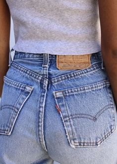 Levi’s Blue Jeans, Classic Levis Jeans 501, Levi’s Aesthetic, Vintage Levis Jeans Outfit, Levi Jeans Aesthetic, Levis Women Outfits, 501 Levis Women Outfits, Levis Jeans Outfit, Jean Dress Outfit