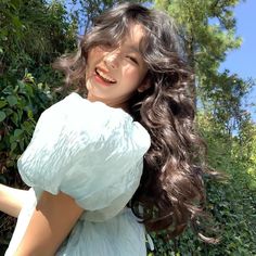 Curly Asian Hair, Hair Color Underneath, Hair Inspiration Long, Permed Hairstyles, Favorite Hairstyles, Hair Dye Colors, Hair Reference, Asian Hair, 인물 사진