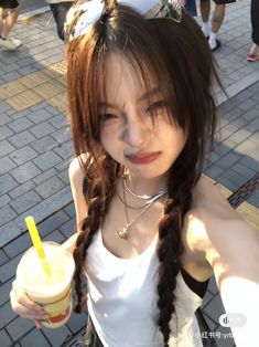 Korean With Curly Hair, Ulzzang Selca, Asian Modeling Poses, Face Claims Asian, Insta Model, Hair Styles Asian, East Asian Hair, Asian Selfies Poses, Japanese Face Claim