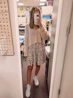 Ditsy Outfit Aesthetic, Teacher Style Inspiration, Teacher Causal Outfits, Outfits For Student Teaching, Outfit Inspirations Teacher, Teacher Outfits For Spring, Super Casual Outfits Summer, Cute Paraprofessional Outfits, Flowy Work Outfit