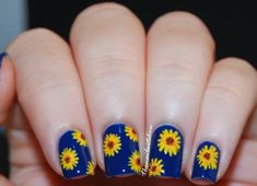 Flowers are the most typical design for summer. Summer is for sun so nails should be colorful and bright. Sunflower is the classic summer nail art design to make your summer more alive because of its yellow color which is the sign of positivity. Get ready for spring party with sunflower nail art that will … Continue reading "88 Amazing Sunflower Nail Art Design For This Summer 2017" Sunflower Nail, Sunflower Nail Art, Make Up Studio, Sunflower Nails, Pedicure Designs, Nail Art Designs Summer, Wedding Nails Design