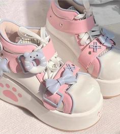 Kawaii Shoes, Really Cute Outfits, Kawaii Clothes, Pretty Shoes, Platform Sneakers, Look Cool, Platform Shoes, Cute Shoes, Roxy