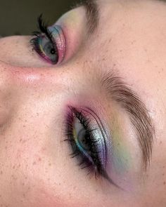 quite shocked to hear the sad news about not selling this gorgeous palette anymore 🥲 @blendbunnycosmetics Eyes: @blendbunnycosmetics Sugar and Grunge palette @viviennesabo Virtuose 05 @rad_not_bad 011 lime green eye pencil @evelinecosmetics_russia Variette 07 eye pencil @beautybomb.russia pink 04 eye pencil #sugarandgrunge #blendbunny #макияж #креативныймакияж #makeup #creativemakeup #brightmakeup #cosmetics #косметика #pastelmakeup Pink Green Makeup, Green And Pink Makeup, Maquillage On Fleek, Swag Makeup, Ethereal Makeup, Green Makeup, Green Eye, Dope Makeup, Edgy Makeup