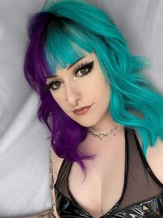 Bright Hair Colour Ideas, Purple And Teal Hair, Teal And Purple Hair, Emerald Hair, Half And Half Hair, Vivid Hair Color, Cute Hair Colors