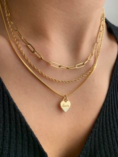 Layered gold necklaces from Evry Jewels Gold Jewellery Stacking, Chic Necklace Stack, Cute Trendy Jewelry, Chain Necklace Stack, Gold Jewellery Aesthetic Necklaces, Gold Aesthetic Necklace, Jelewery Aesthetic Gold, Cute Jewelry Necklaces Gold, Trendy Rings Gold