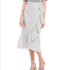 Striped Ruffled Wrap Skirtbrand New Condition. Only Wore Once!!! Very Chic And Preppy Depends On How You Dress It Up. Mango Skirts, Rock Outfit, Mango Outlet, Striped Skirt, Plus Size Designers, Outfit Trends, Plus Size Shopping, Stripe Skirt, Trendy Plus Size