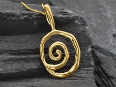 Gold Spiral Necklace design made of Gold Vermeil ☞ thickest 18k Gold Plating on top of Solid 925 Sterling Silver ☞ made to last.Matching Earrings - please ask meMatching Ring - please ask me Details:♥ Pendant Height 31.5mm, Width 18mm♥ Free Complimentary Chain♥ 18k Gold Vermeil Ancient Necklace, Swirl Necklace, Celtic Spiral, Spiral Pendant, Pendant Minimalist, Spiral Necklace, Spiral Ring, Necklace Design, Matching Rings