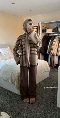 Modest Brown Outfits, Hijabi Outfits Casual Winter, Hijabi Outfits School, Cas Outfits, Hijabi Winter Outfits, Fall Maxi Skirt Outfits, Cosy Clothes, Halal Fashion, Cute Hijabi Outfits