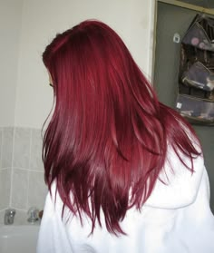 Intense Red Hair, Red Hair Inspo, Cherry Hair, Dyed Red Hair, New Hair Ideas, Hair Color Chart, Dark Red Hair, Burgundy Hair