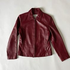 Vintage red leather jacket Aesthetic Fall Jacket, Christmas Aesthetic Clothing, Cool Vintage Jackets, Dream Wardrobe Clothing Aesthetic, Vintage Things To Buy, Deep Red Clothes, Dark Red Jacket Outfit, Vintage Red Leather Jacket, Red Details Outfit