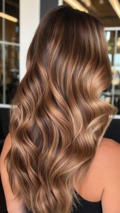 These are 10 honey brown hair that you should try this year: Brown Hair Honey Highlights, Carmel Brown Hair, Warm Light Brown Hair, Gold Brown Hair, Mousy Brown Hair, Brown Hair Styles, Honey Brown Hair Color, Brown Hair Ideas, Caramel Brown Hair