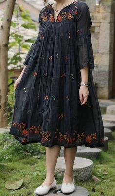 Dress Designs For Stitching, Simple Frock Design, Stylish Kurtis Design, Long Frock Designs, Casual Frocks, Simple Frocks, Simple Kurta Designs, Simple Kurti Designs, Frock For Women