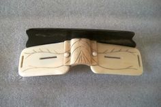 Inuit Ivory Snow Goggles with wooden visor. Survival In The Woods, Historical Warriors, Bushcraft Camping, Pipe Dream