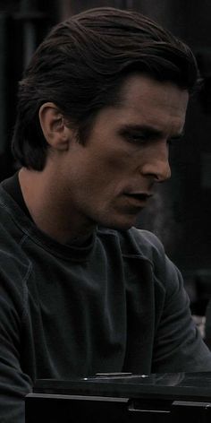 Patrick Bateman Style, Bruce Wayne Christian Bale Wallpaper, Patrick Bateman Hair, Christian Bale Hair, Bruce Wayne Christian Bale, Batman Haircut, Patrick Bateman