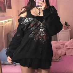 Embrace E-Girl Grunge Vibes With Our Maemukilabe Y2k Vintage Harajuku Grunge Baggy Sweatshirt! Featuring A Captivating Skull Graphic Print, This Zip-Up Hoodie Brings A Nostalgic Nod To 00s Retro Goth Fashion. Perfect For Mall Emo Enthusiasts And Anyone Looking To Make A Statement, This Sweatshirt Is The Epitome Of Edgy Style. Whether You're Hitting The Streets Or Chilling With Friends, This Baggy Sweatshirt Adds An Instant Cool Factor To Any Outfit. Elevate Your Wardrobe With Maemukilabe And Sho Styl Grunge, Hoodies Y2k, Grunge Fits, Fall Streetwear, Harajuku Sweatshirt, Y2k Long Sleeve, Harajuku Streetwear, Goth Outfits