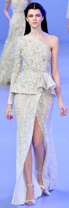 Elie Saab Spring 2014 Couture Elie Saab Spring, Collection Couture, Mode Kimono, Elie Saab Couture, Atelier Versace, Zuhair Murad, The Dress, Marchesa, Formal Gowns