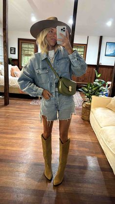 Socal Outfit Ideas, Winefest Outfit, Winter Arizona Outfits, Stockyards Fort Worth Outfit Fall, Fredericksburg Outfit, City Western Outfit, Wurstfest New Braunfels Outfit, Western Concert Outfit Fall, San Diego December Outfits