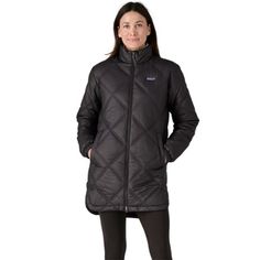 A roomy layer for transitional seasons  the women's diamond-quilted Patagonia Pine Bank insulated parka combines a water-repellent shell made from recycled ripstop with warm recycled insulation. Travel Clothes, Fashion Goals, Patagonia Jacket, Sorel Womens, Winter Travel, Parka Jacket, Scalloped Hem, Kids Hats, Patagonia Womens