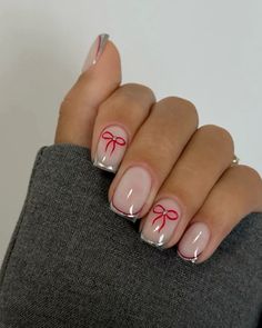 Nail designs with bows christmas snd new years nails Now Christmas Nails, Simple Xmas Nails Square, Gel Mani Short Nails Christmas, Simple Bow Nail Designs, Winter Nail Ideas Square, January Short Nail Ideas, Simple Bow Nails, Bow Design Nails, Nail Designs Bow