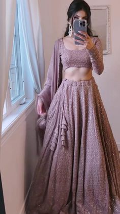 Lehanga Bridal Indian Fashion, Ghagra Choli Designs For Wedding, Simple Designer Lehengas, Lengha Ideas Indian Weddings, Blouse Idea For Lehenga, Aesthetic Lehanga Designs, Lehnga Design For Girl, Lehnga For Weddings, Aesthetic Lehnga Designs