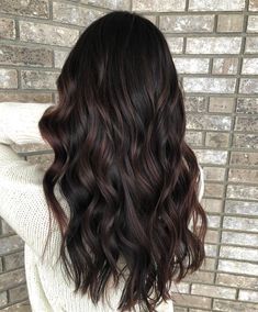 Dark Chocolate Hair, Dark Brunette Hair, Highlighted Hair, Hair Color Chocolate, Chocolate Brown Hair Color, Brown Hair Inspo, Brunette Hair With Highlights