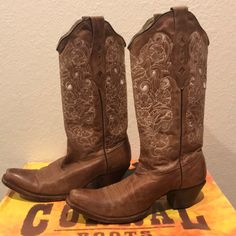 Corral Women’s Floral Boots! These Boots Are Extremely Soft And Comfortable! Floral Boots, Shoes Heels Boots, Cowboy Boots, Shoes Women Heels, Heeled Boots, Womens Boots, Shoes Heels, Size 7, Women Shoes