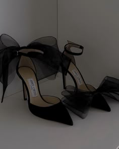 Jimmy Choo Bow Heels, Black Heels Elegant, Jimmy Choo Bow, Heels Jimmy Choo, Cry Cry, Aesthetic Bow, Pretty Heels, Heels Elegant, Heels Designer