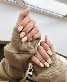 Matted Nails, Light Colored Nails, Oval Shaped Nails, Nails Neutral, Light Pink Nails, Light Nails, Seasonal Nails, Nail Art Brushes, Neutral Nails