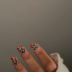 ElhamGholizadeh on Instagram: "🐆Do you like leopard design?" Nailart Short Nails, Leopard Nail Art Designs, Leopard Nail Art, Bee Nails, Fast Nail, Vegas Nails, Fancy Nail Art, Color Fits, Minimal Nails