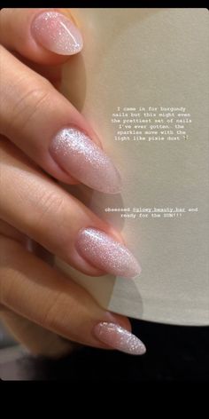 Simple Pink Wedding Nails, Mail Trends 2024, Mail Inspo 2024, Mail Ideas Short, Almond Nails 2024, Nail Trend 2024, Short Simple Nail Ideas, Short Chic Nails, Natural Glitter Nails