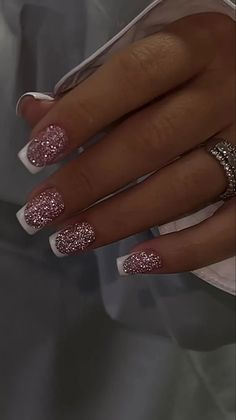 Glitter Nails With Design On Top, New Years Eve Nail, New Years Nail Designs, New Years Nails, New Years Eve Nails, Pinky Rings, Glittery Nails, Fancy Nails Designs