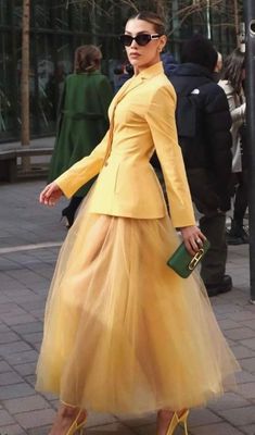 Classy Vintage Outfits, Cogic Fashion, Tulle Skirts Outfit, Classy Vintage, Chique Outfits, Elegante Casual, Vestidos Vintage, Looks Chic, Mode Inspo