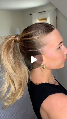 Olivia DeMuro on Instagram: "Loveeee a textured ponytail for any big event ✨ . . . #sleekponytail #hairtutorial #hairtutorials #hairtutorialsvideos #hairhowto" Sleek Pony Tailed Hairstyle, Cute Hairstyles For Medium Hair Slick Back, Pony Up Do, Low Slicked Ponytail, Wet Style Hair, Easy Party Ponytail, Ariana Grande Hairstyles Ponies, What Products To Use For Sleek Ponytail, Modern Ponytail Hairstyles