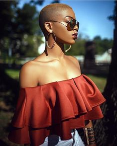 Yu wear it well! Tapered Haircut, Bald Girl, Bald Women, Bald Head