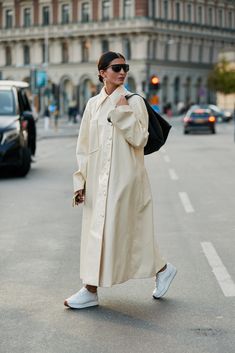 Casual Abaya, Modest Hijab, Stockholm Fashion Week, Stockholm Street Style, Maxi Shirts, Looks Street Style, Stockholm Fashion, Winter Trends, Abayas Fashion