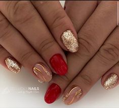 Shellac Nails Winter 2023, Red And Gold Glitter Nails, Xmas Nails Short, Christmas Nails Red And Gold, Short Winter Nails, Mega Base, Gloss Nails, Nail Makeover, Short Red Nails