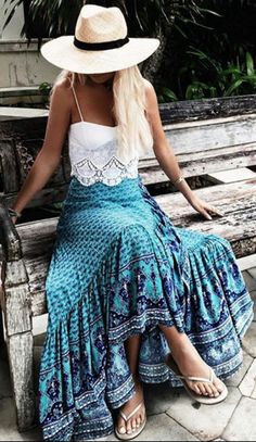 Look Hippie Chic, Vintage Floral Skirt, Stile Boho Chic, Boho Fashion Summer, Foto Poses