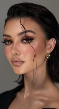 Glam Makeup For Women In Their 40s, Dark Makeup Wedding Looks, Dewy Bride Makeup, Sultry Makeup Asian, Moody Makeup Looks, Dark Glam Makeup Looks, Cool Tone Eye Makeup, Classy Makeup Elegant, Party Glam Makeup