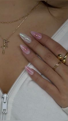 valentine's day nail inspo, pink nails, almond nail, aura nails, nail charms, gold jewelry. #valentinenails #auranails #pinknaildesigns #pinkvalentinesnails #nailcharms #nailinspiration #goldjewelryideas Y2k Nail Inspo Almond, Gold Detail Nails Almond, Pearl And Pink Nails, Pink Nails Design With Charms, Pink Almond Nails With Charms, Sparkly Design Nails, Round Nails Medium Length, Nails For June 2024, Almond Nails Charms