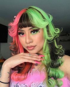 Neon Hair Color, Neon Green Hair, Diy Hair Color, Goth Hair, Neon Hair, Dyed Hair Inspiration, Pretty Braided Hairstyles, Black Curly Hair, Alternative Hair