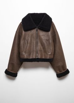 Short double-sided jacket Winter Jackets Women Cold Weather, Mango Faux Fur Coat, Ny Outfits, Winter Leather Jackets, Ladies Short Jackets, Black Faux Fur Coat, Faux Shearling Jacket, Suit Jackets For Women, Faux Suede Jacket